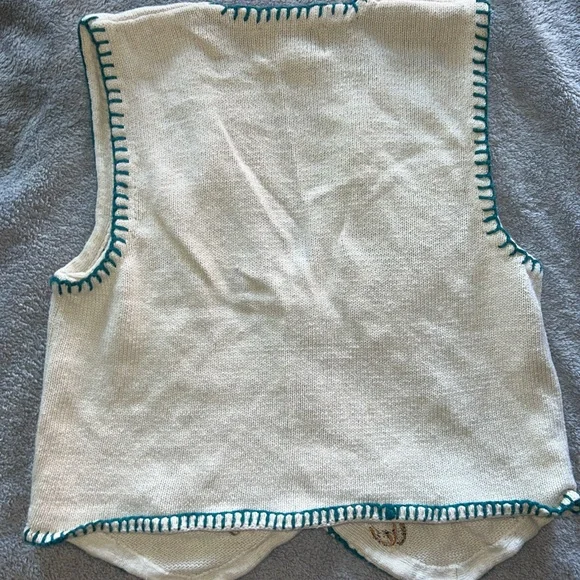 Cream Embroidered Women's Vest - Picture 2 of 3
